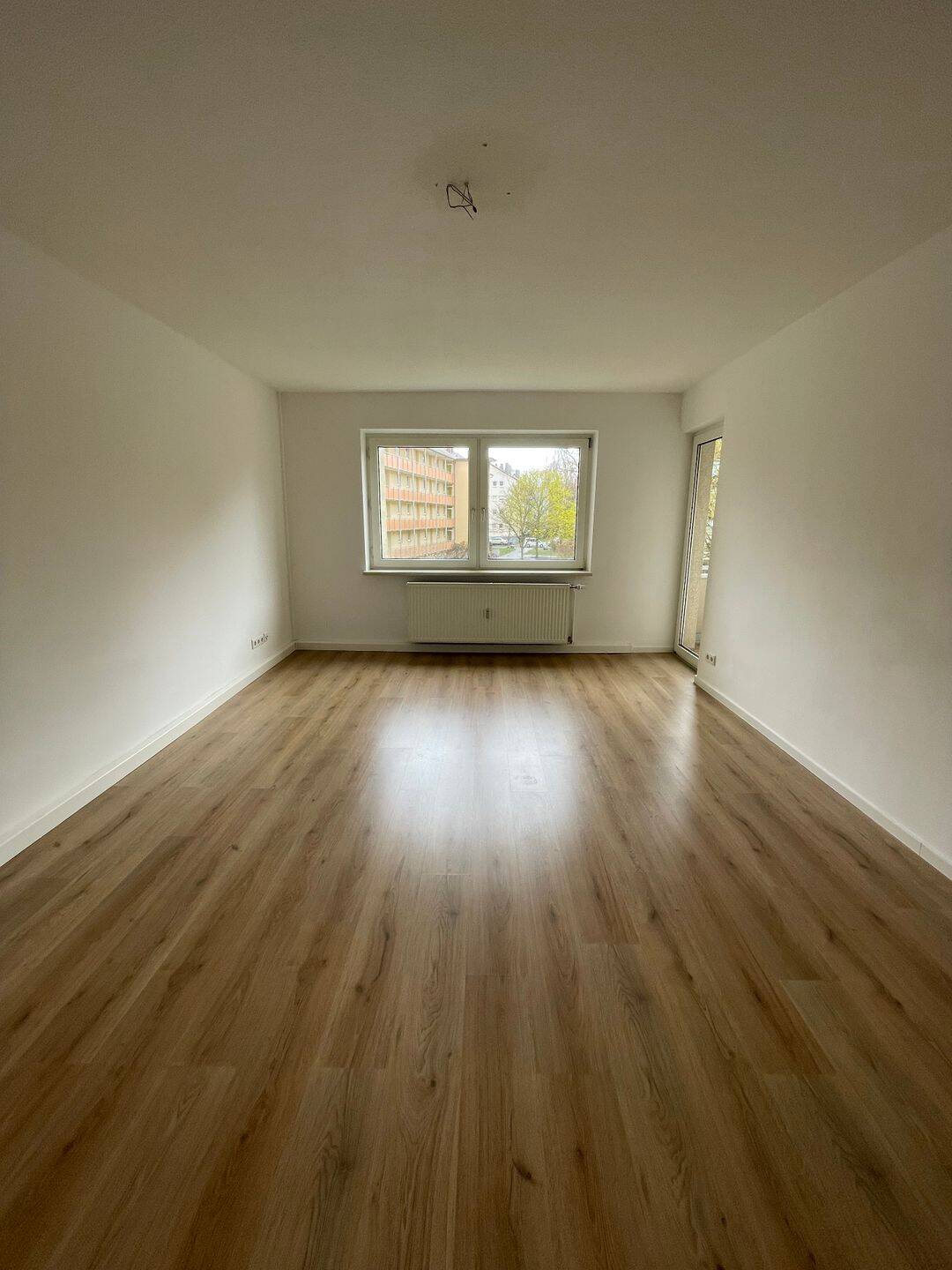 Moderne 3-Zimmer-Wohnung im 1. OG in St. Leonhard – Nürnberg – Bild 1 von 9