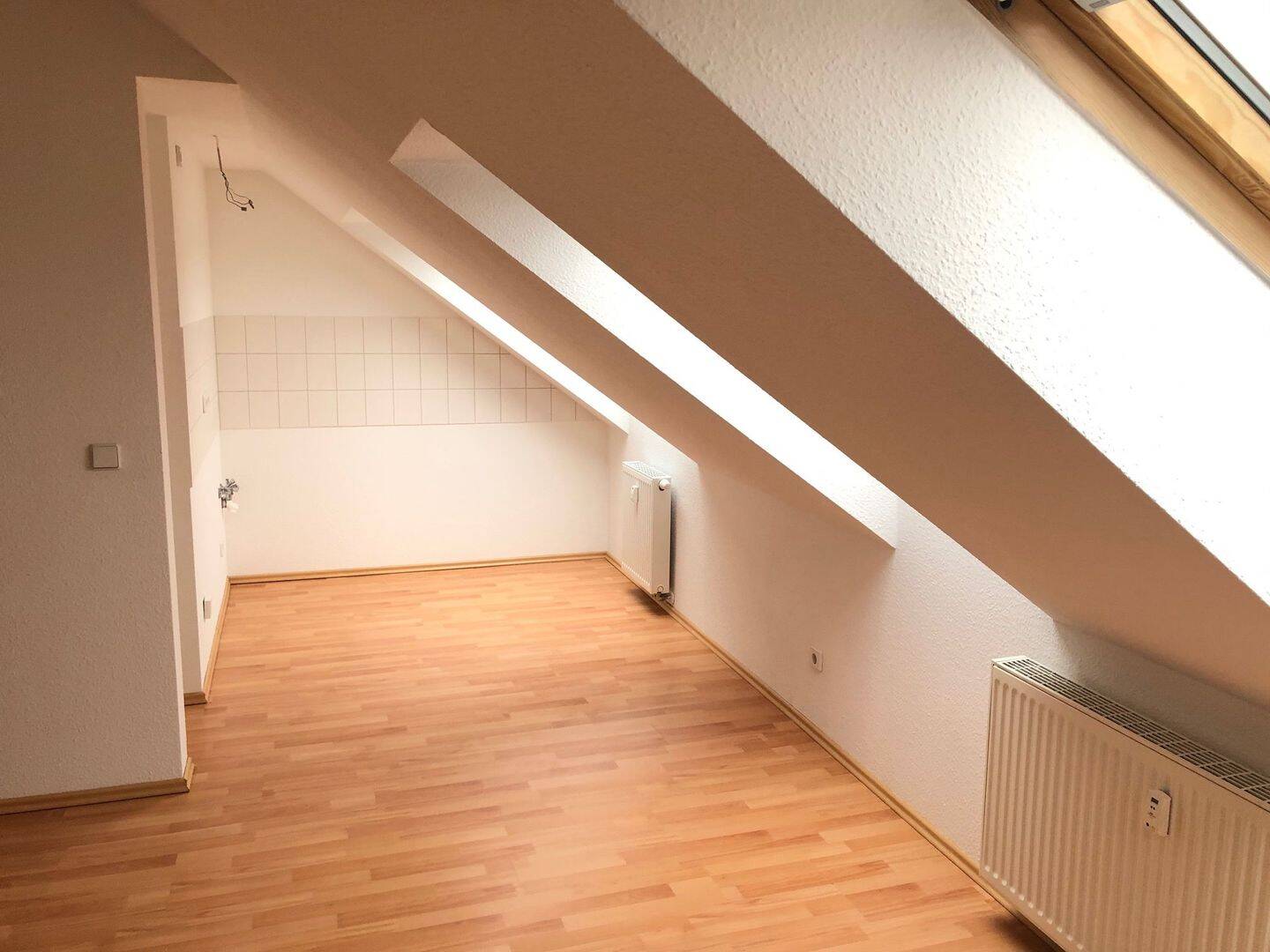 sonnige 3-Raum-Wohnung mit Balkon / Dachgeschoss – Chemnitz – Vorschaubild 4