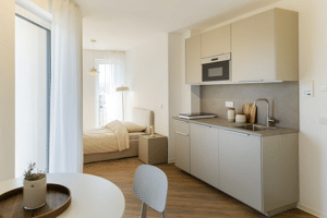 Vollmöbliertes Stadt-Apartment (WE20) an der Alten Bastei | mit Balkon, in Uninähe!