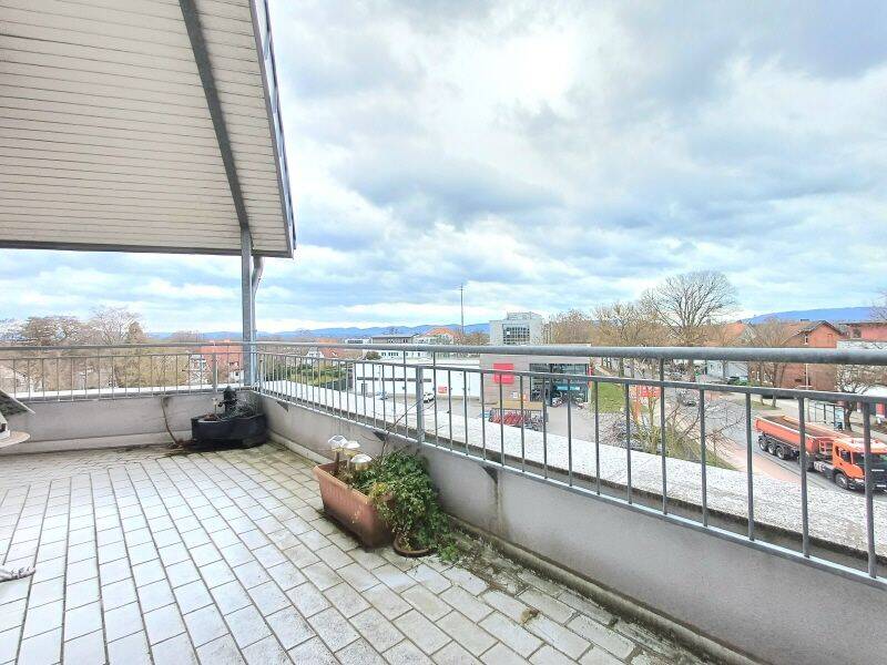 Maisonette-Wohnung direkt am Kanal!