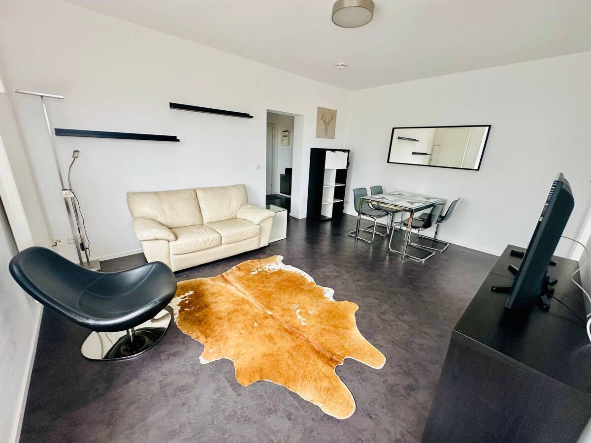 Modernisierte, voll ausgestattete 2-Zimmerwohnung in guter Lage – 30519 Hannover – Bild 1 von 7