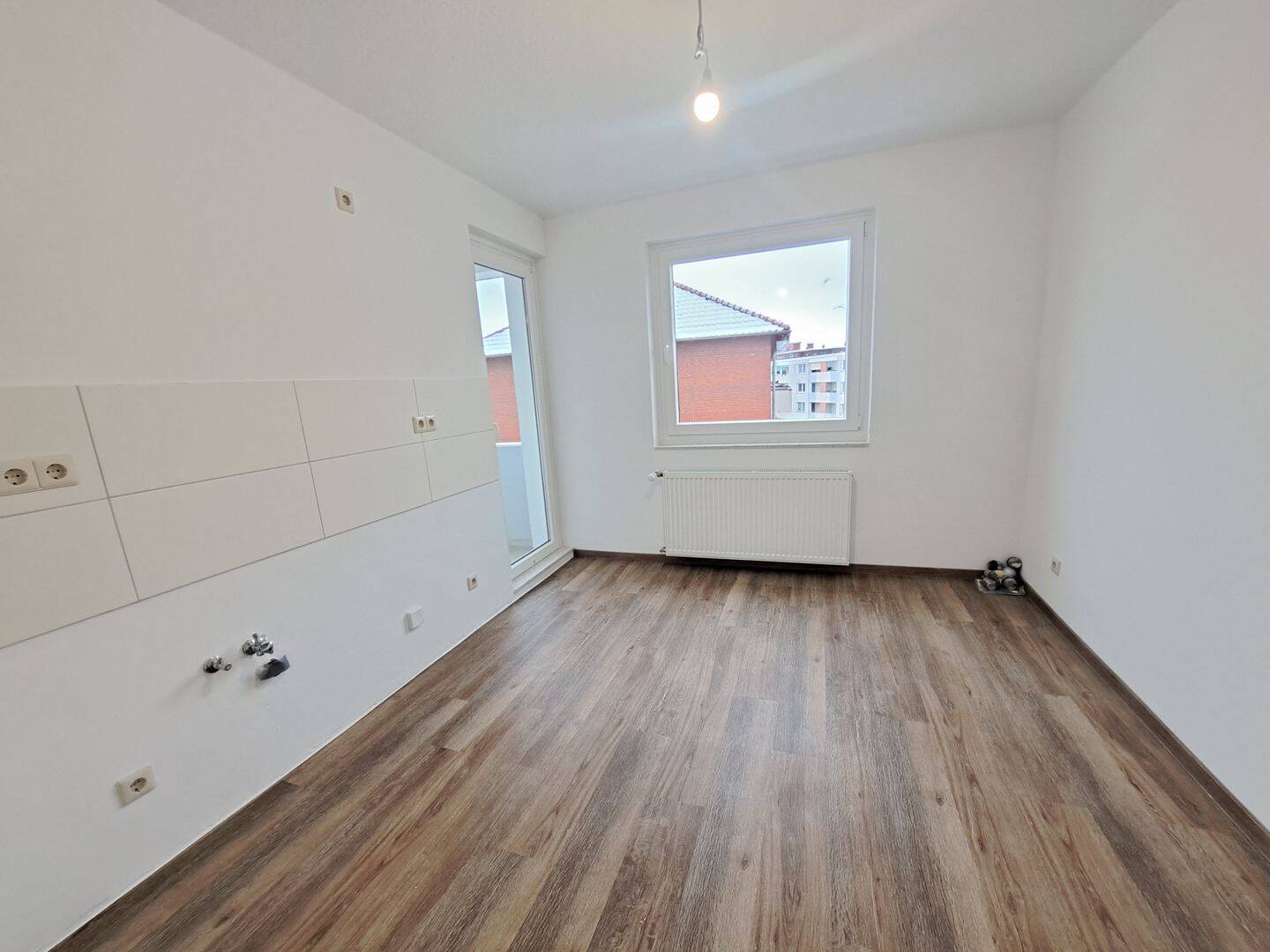Frisch modernisierte 3 1/2-Zimmer-Wohnung mit Balkon in Bremerhaven-Lehe! – Bremerhaven – Vorschaubild 6