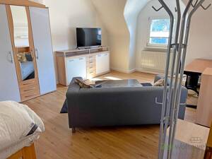 (EF0113_Y) Erfurt: Löbervorstadt, möbliertes Zimmer in schöner Wohnlage mit eigenem Bad, an Wochenendheimfahrer – 99096 Erfurt – Vorschaubild 3