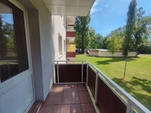 Wohnen im Erdgeschoss- mit Balkon und Tageslichtbad – 6217 Merseburg – Vorschaubild 1