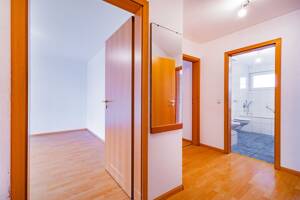 BRUMANI | Großzügige 3-Zimmer-Wohnung mit Aufzug und zwei Balkonen in FR-Rieselfeld – 79111 Freiburg im Breisgau – Vorschaubild 2