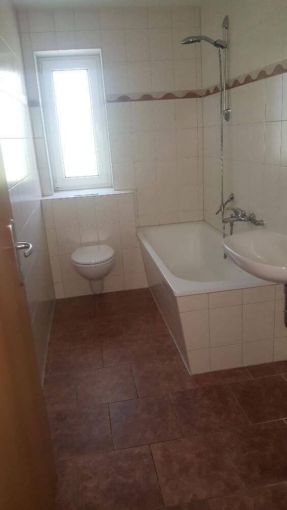 Attraktive 3-Raum-Wohnung mit Balkon mit Fußbodenheizung – Chemnitz – Vorschaubild 3