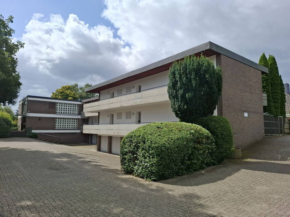 Interessantes Renditeobjekt mit Potential: Mehrfamilienhaus mit Einfamilienhaus und abtrennbarem Baugrundstück – 26133 Oldenburg – Bild 1 von 9