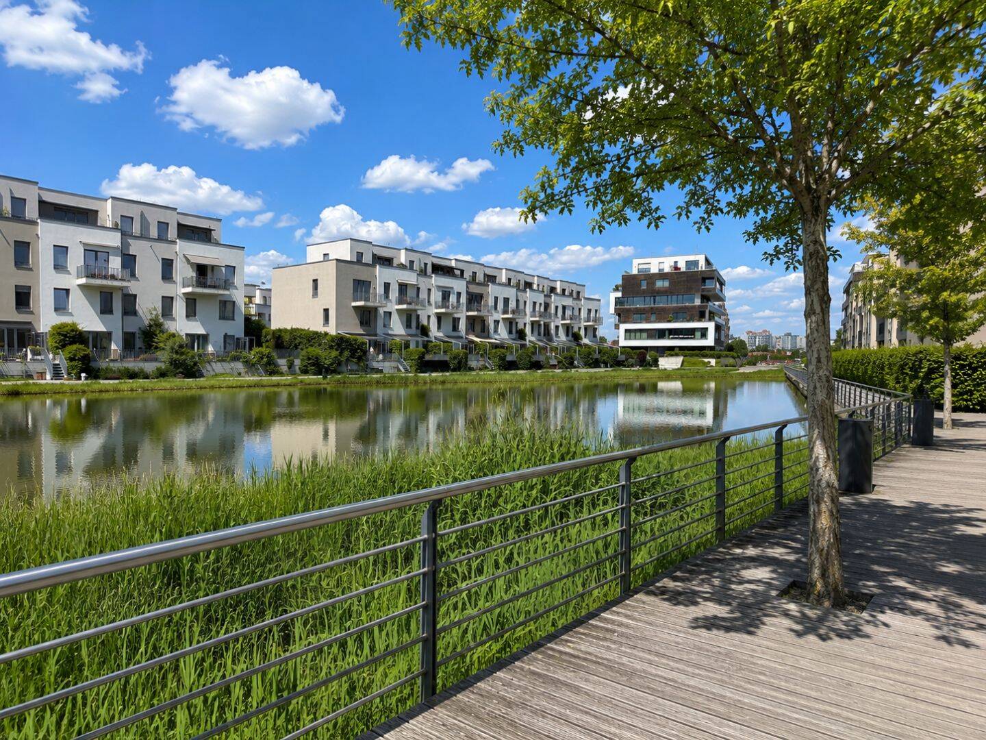 Wasserlage an der Dahme: Bezugsfreie 3-Zimmer-Wohnung mit Aufzug und Süd Loggia in Köpenick – Berlin – Vorschaubild 2