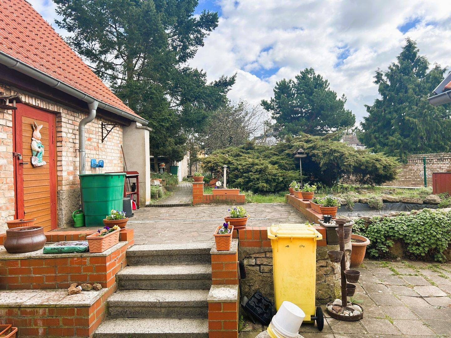 Charmantes Einfamilienhaus mit rustikalem Flair, Gartenidylle und viel Gestaltungspotenzial in Wettin-Löbejün! – Wettin-Löbejün – Vorschaubild 4
