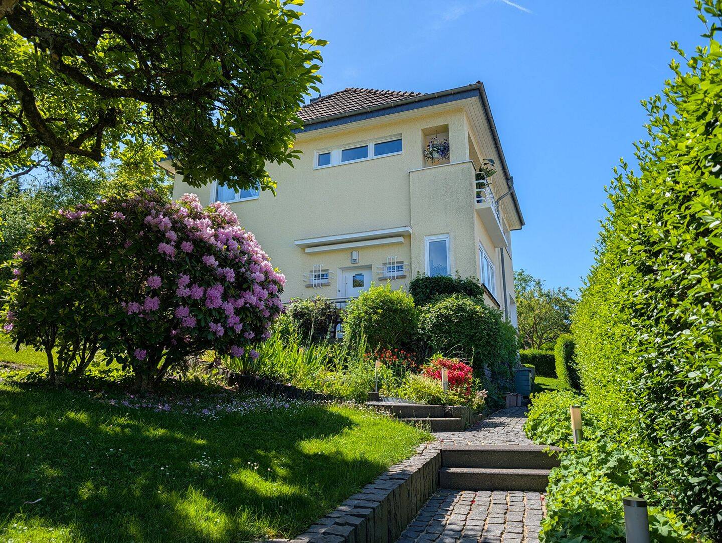 Umfassend saniertes Einfamilienhaus mit Garten in schöner Wohnlage im Süden von Eitorf – Eitorf – Vorschaubild 2