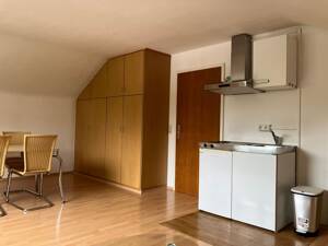 Helles möbliertes Ein-Zimmer DG-Appartment in Heilbronn-Ost – 74074 Heilbronn – Vorschaubild 4