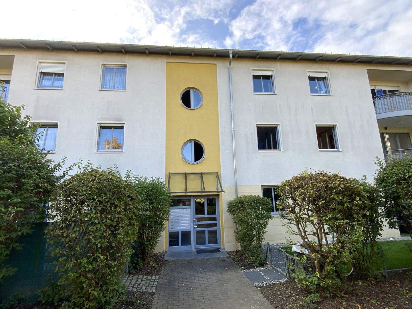 Gepflegte Wohnung in Top Lage! - 2-Zimmer-Wohnung in Ingolstadt-West – Ingolstadt – Bild 1 von 9