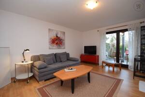 Helles möbliertes Apartment mit Küche, Internet und Stellplatz in Leverkusen