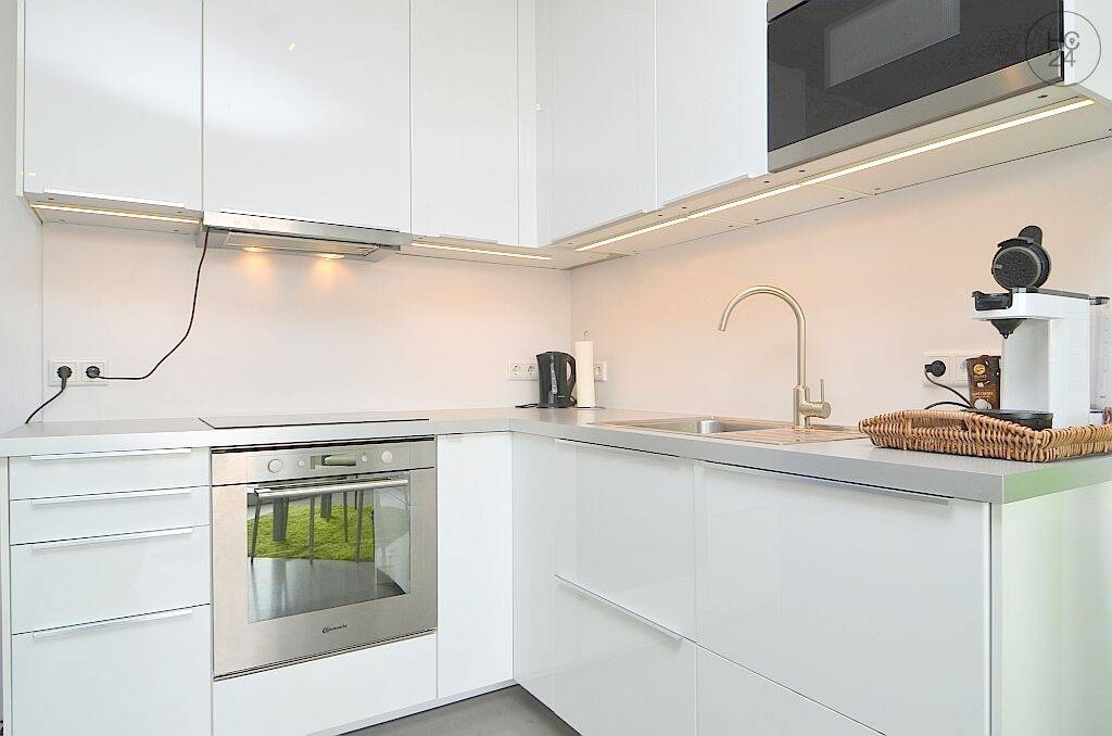 Modern möblierte 2-Zimmer-Wohnung mit WLAN und Dachterrasse in Fürth – Fürth – Vorschaubild 9