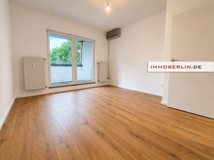 IMMOBERLIN.DE - Frisch sanierte Dachgeschosswohnung mit Sonnenterrasse in gefragter Steglitzer Lage – Berlin – Vorschaubild 2