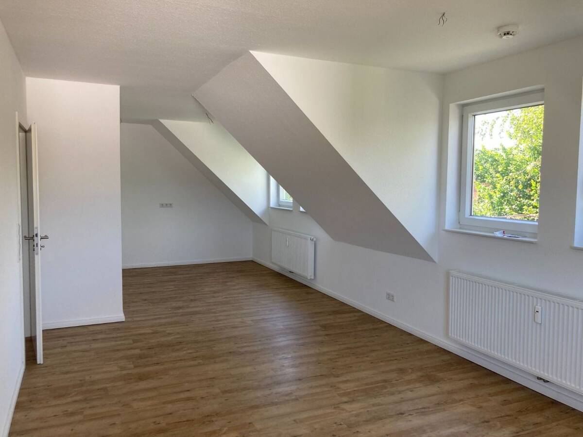 Moderne 2-Zimmer-Dachgeschosswohnung in ruhiger Lage nahe der Universität – 26129 Oldenburg – Bild 1 von 9