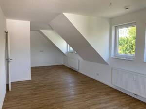 Moderne 2-Zimmer-Dachgeschosswohnung in ruhiger Lage nahe der Universität