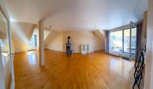 Ruhige Dachgeschosswohnung über den Dächern von Harburg