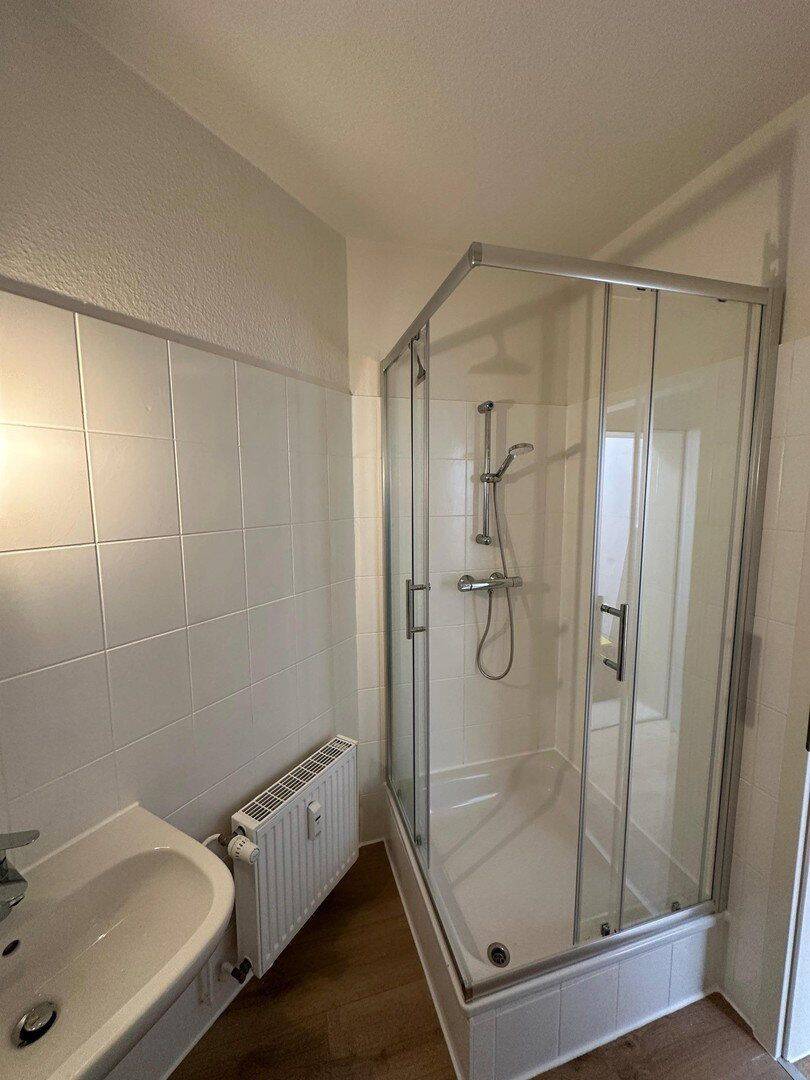 Frisch sanierte 2-Zimmer-Wohnung mit neuer Einbauküche & Tageslichtbad in Stadtfeld-Ost – Magdeburg – Vorschaubild 3