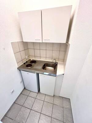 Großzügige 1-Zimmer-Wohnung Saniert mit schönem Ausblick, Aufzug, Stellplatz – 24103 Kiel – Vorschaubild 5