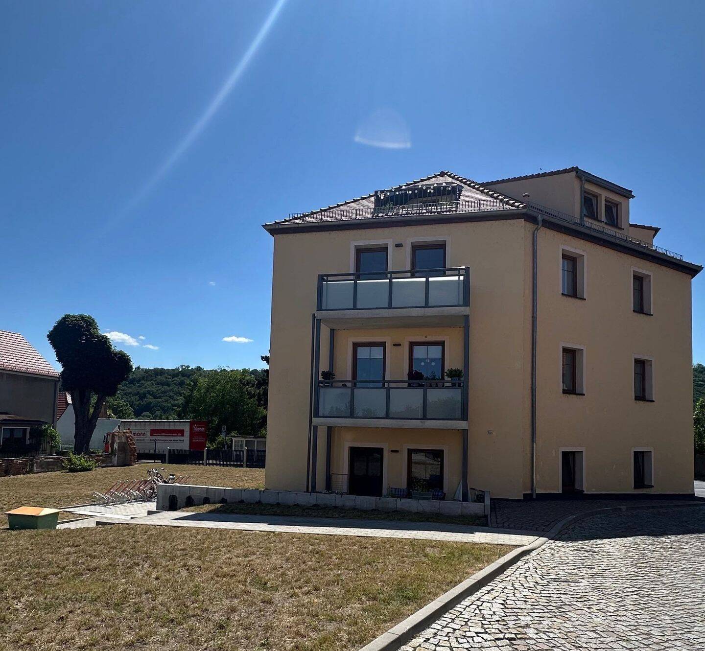NEU - 4 Zimmer-Wohnung mit Balkon und Stellplatz