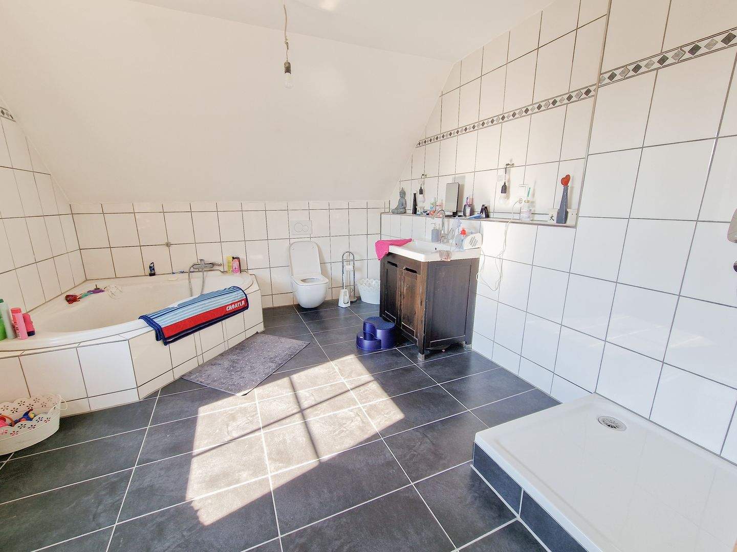 Großzügiges Einfamilienhaus mit Wintergarten, Kamin & Dachterrasse in Kümmersbruck – Kümmersbruck – Vorschaubild 9