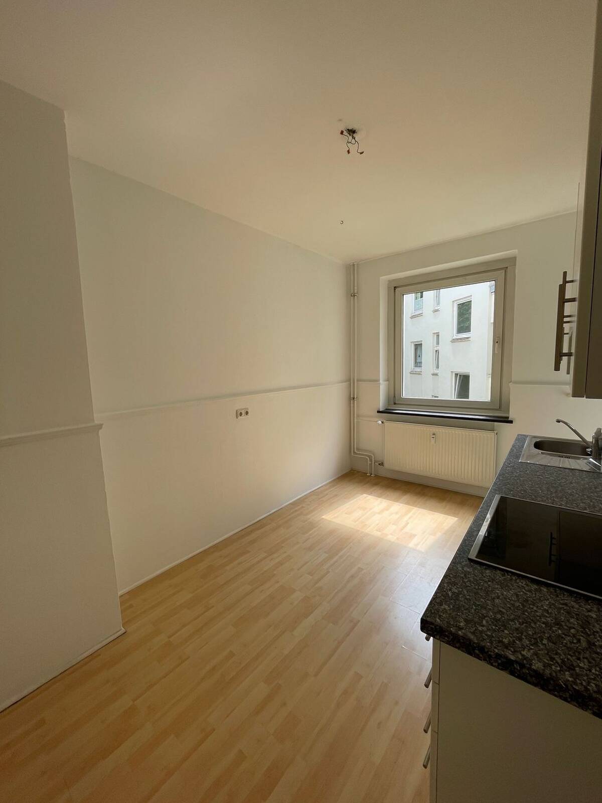 Schöne 3-Zimmer-Wohnung zentral in Eimsbüttel – 22525 Hamburg – Bild 1 von 4
