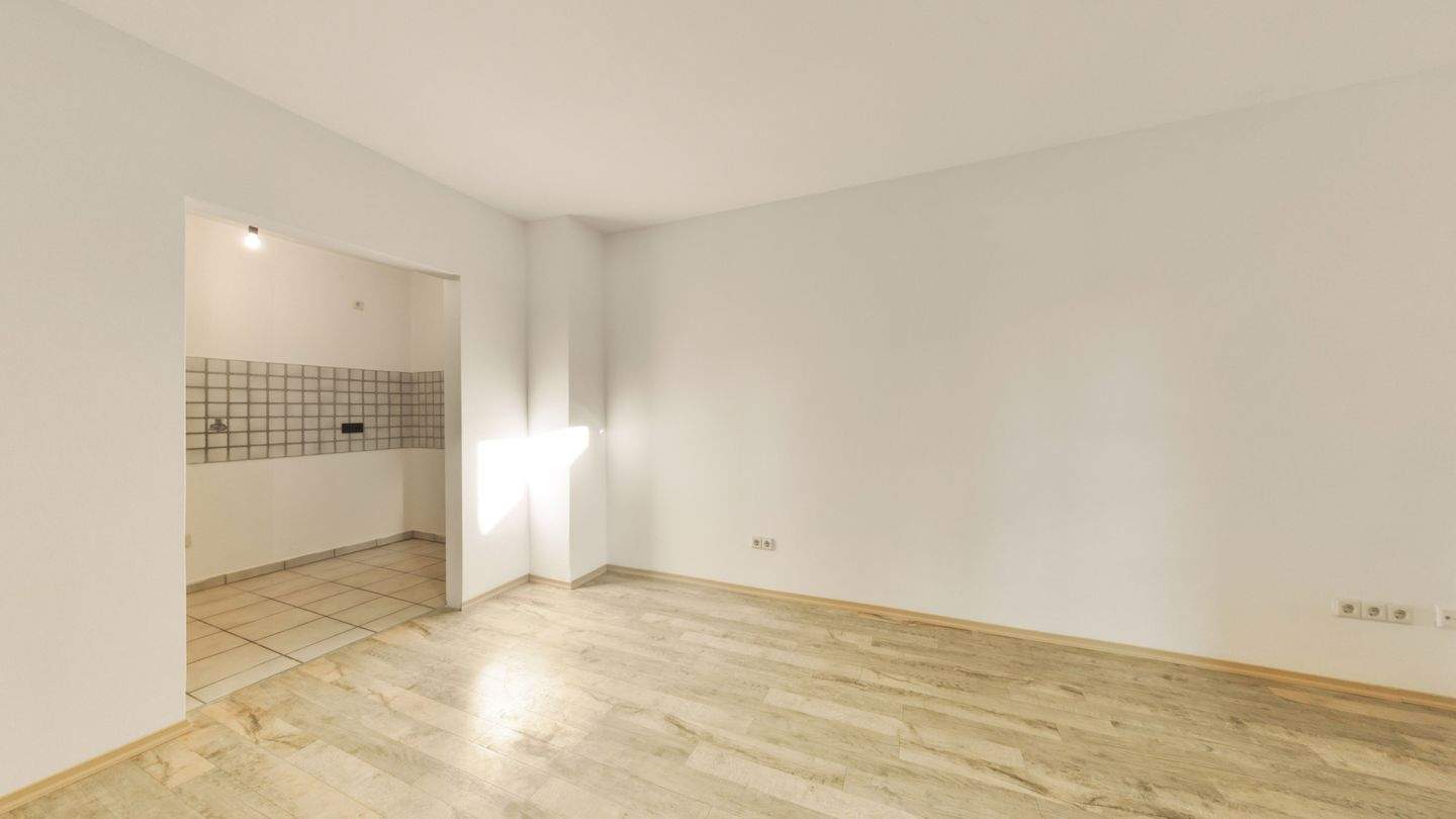 Helle und sanierte 2-Zimmer-Wohnung mit großzügigem Süd-Balkon – Ingolstadt – Vorschaubild 3
