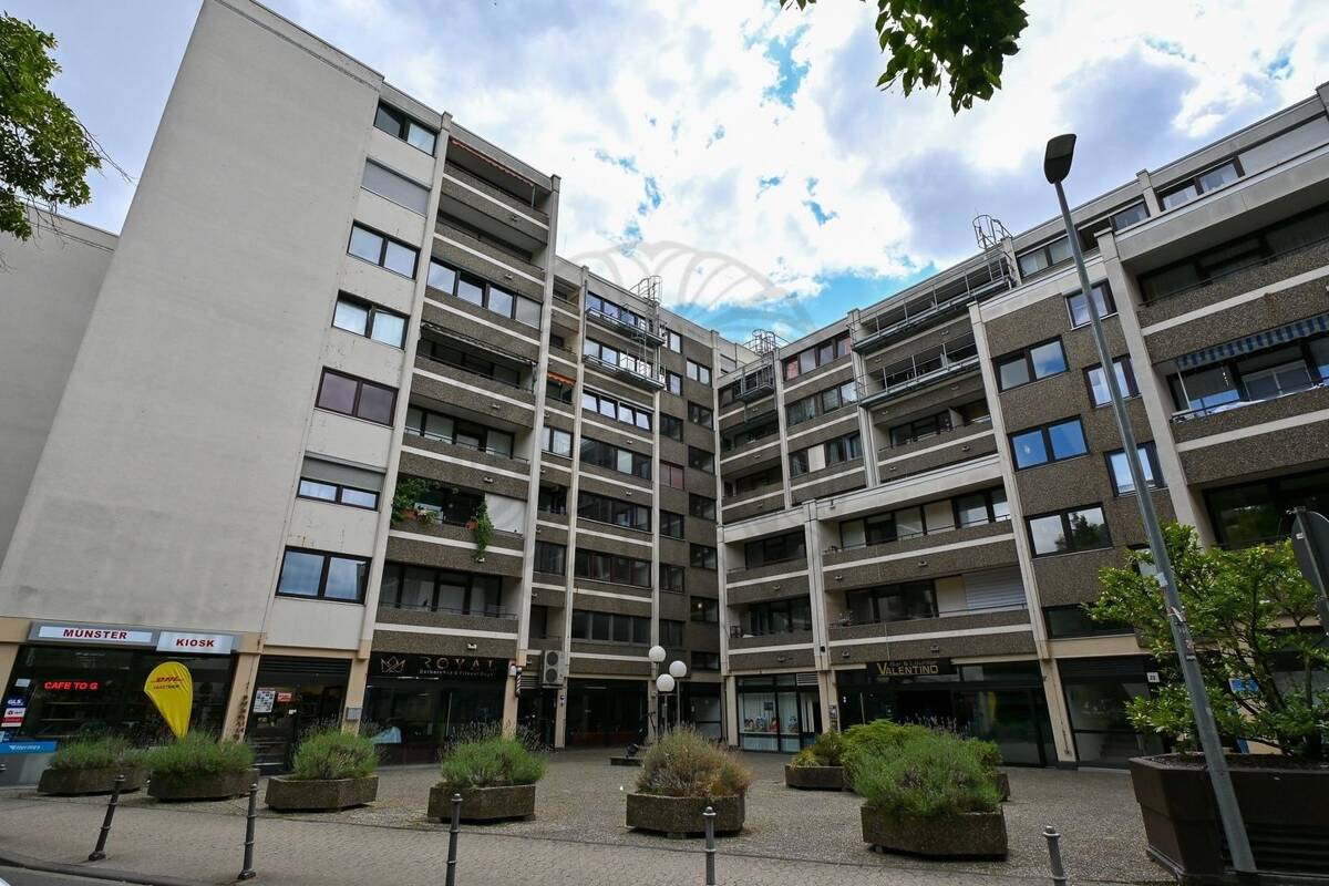 Mainz: Zentrale 2-Zimmer-Wohnung mit Tiefgaragenstellplatz! – 55116 Mainz – Bild 1 von 6