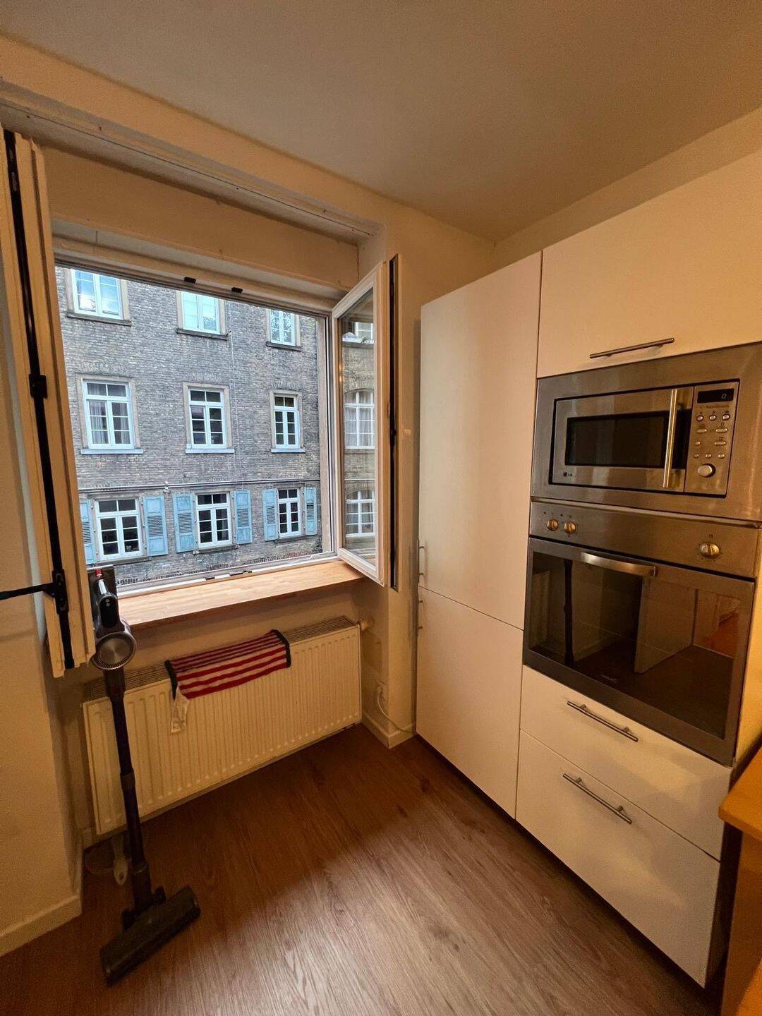 Helles 12m2 Zimmer in zentraler 4er-WG. ab 01.08 – Karlsruhe – Vorschaubild 5