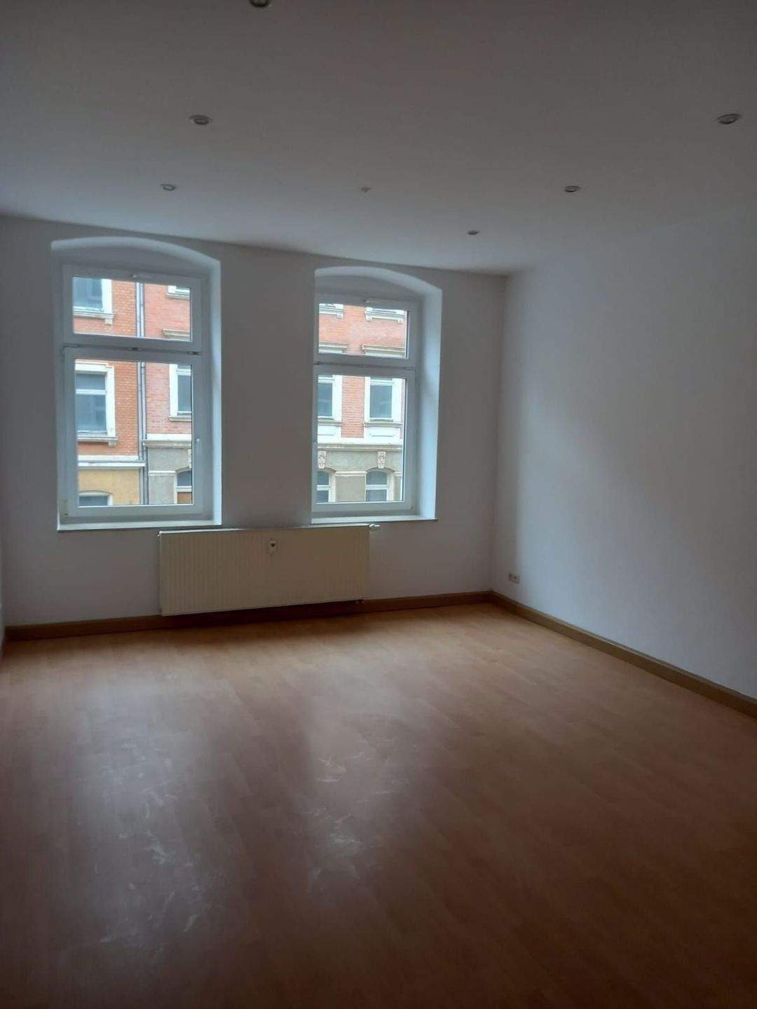 Wie wär's mit einer hübschen Drei-Zimmer-Wohnung mit Balkon? – Chemnitz – Vorschaubild 3