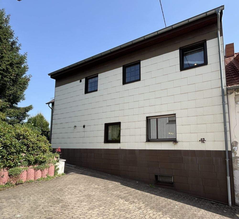 Mehrgenerationenhaus in ruhiger Lage mit weitläufigem Garten – Quierschied – Bild 1 von 9