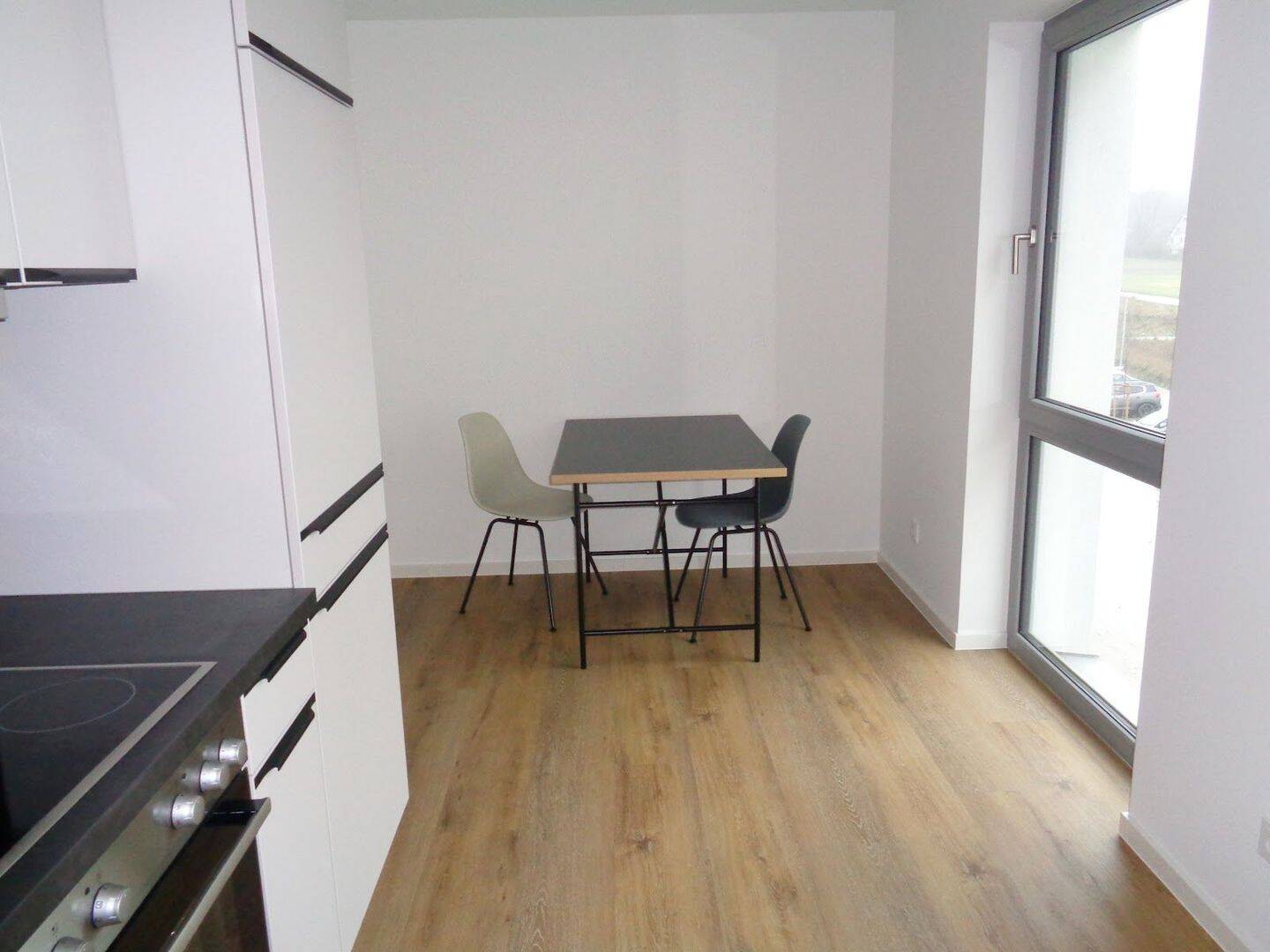 WG-Zimmer im Campus Nähe FH, moderne Ausstattung, Design-Möbel, Einbauküche, Duschbad, Terrasse – Bielefeld – Vorschaubild 8