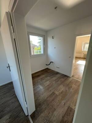 Frisch renovierte 2,5-Zimmer-Dachgeschosswohnung in Essen-Stadtwald – 45134 Essen – Vorschaubild 4