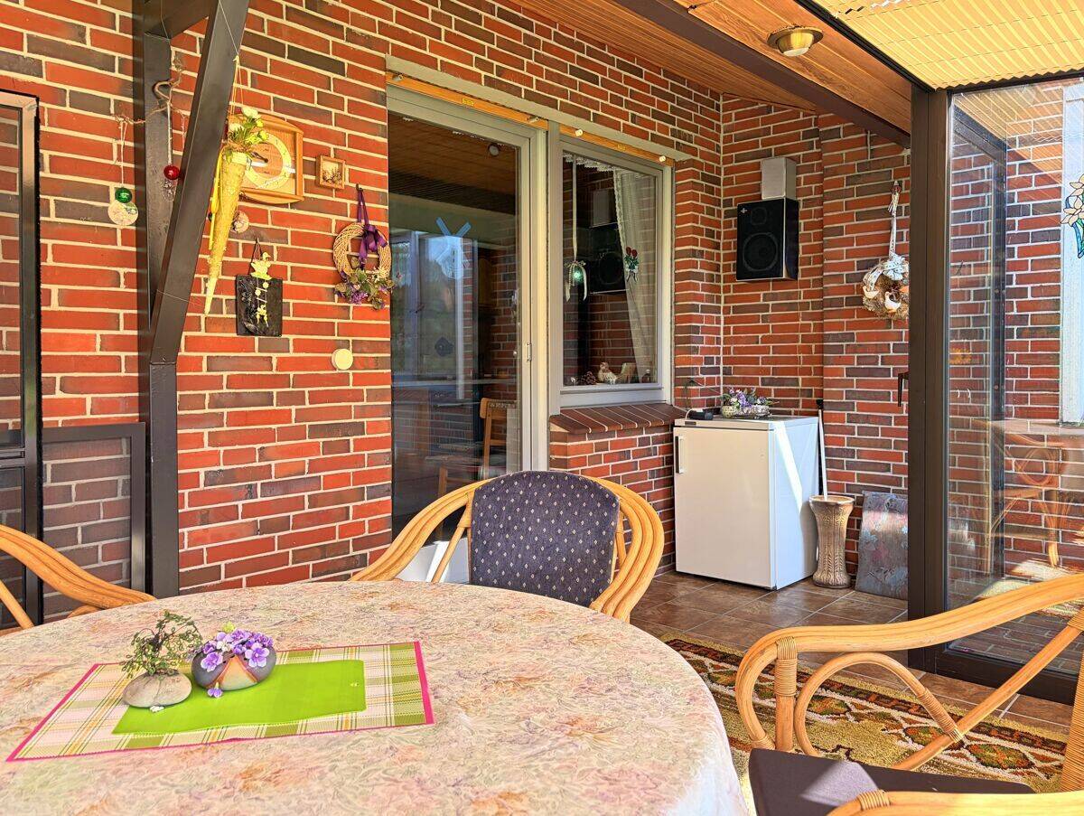 Einfamilienhaus mit Doppelgarage und Wintergarten auf weitläufigem Grundstück in Strackholt – Großefehn – Vorschaubild 9