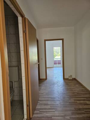 2-Raum Wohnung mit Balkon im Erdgeschoss – 39240 Calbe (Saale) – Vorschaubild 3