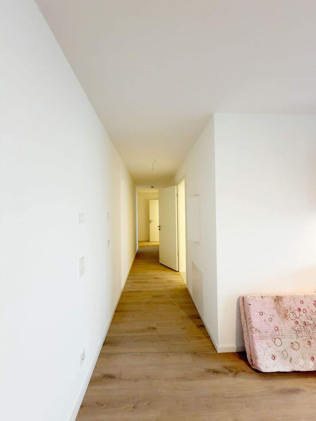Exklusive 2-Zimmer-Neubauwohnung mit hochwertiger Ausstattung ~ Erstbezug ~ Tiefgarage ~ Aufzug ~ Sofortbezug – Nürnberg – Vorschaubild 5