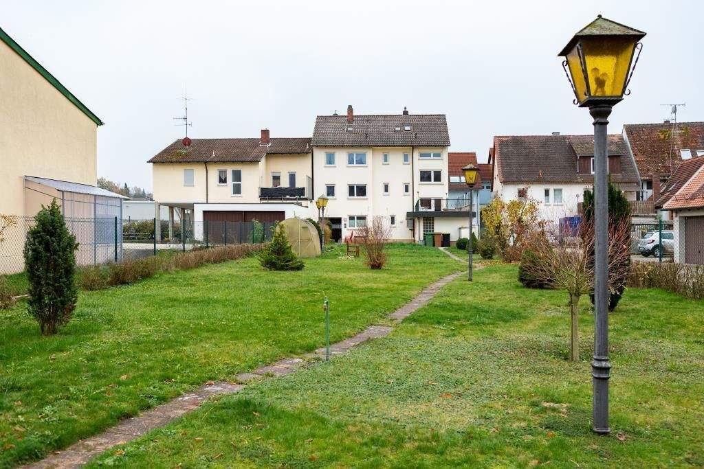 HEGERICH: Ein Mehrfamilienhaus mit zeitlosen Qualitäten! – Wilhermsdorf – Bild 1 von 5