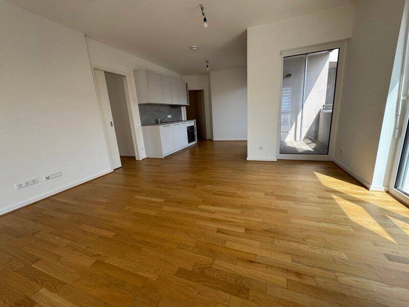 günstig geschnittene 2-Zi.-Wohnung mit Einbauküche