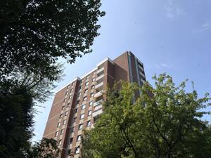 Blick ins Grüne: Bezugsfreie 2-Zimmer-Wohnung mit Tiefgaragenstellplatz in Hamburg-Rahlstedt – 22147 Hamburg – Vorschaubild 3
