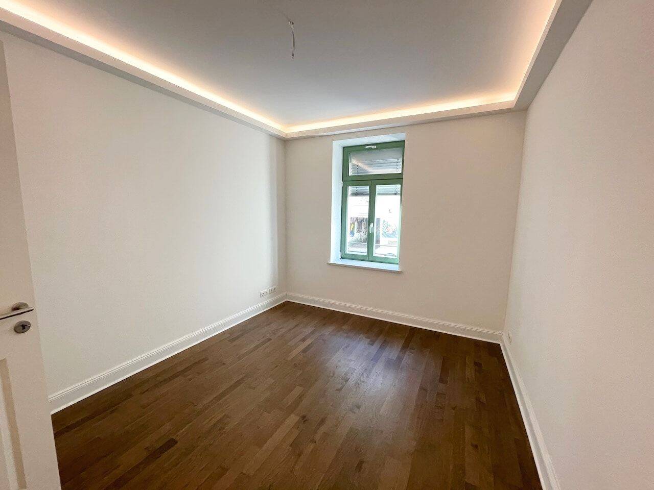 Jetzt aber! Schickes Nest mit Balkon + Parkett + Fußbodenhzg. + Wanne & Dusche + Übernahme EBK mgl. – Leipzig – Vorschaubild 5