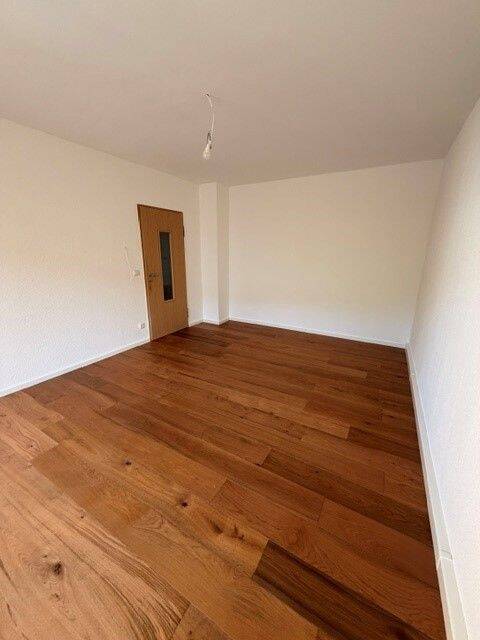 Neu renovierte 3-Zimmer-Wohnung mit Balkon in Nürnberg Schweinau – Nürnberg – Vorschaubild 4