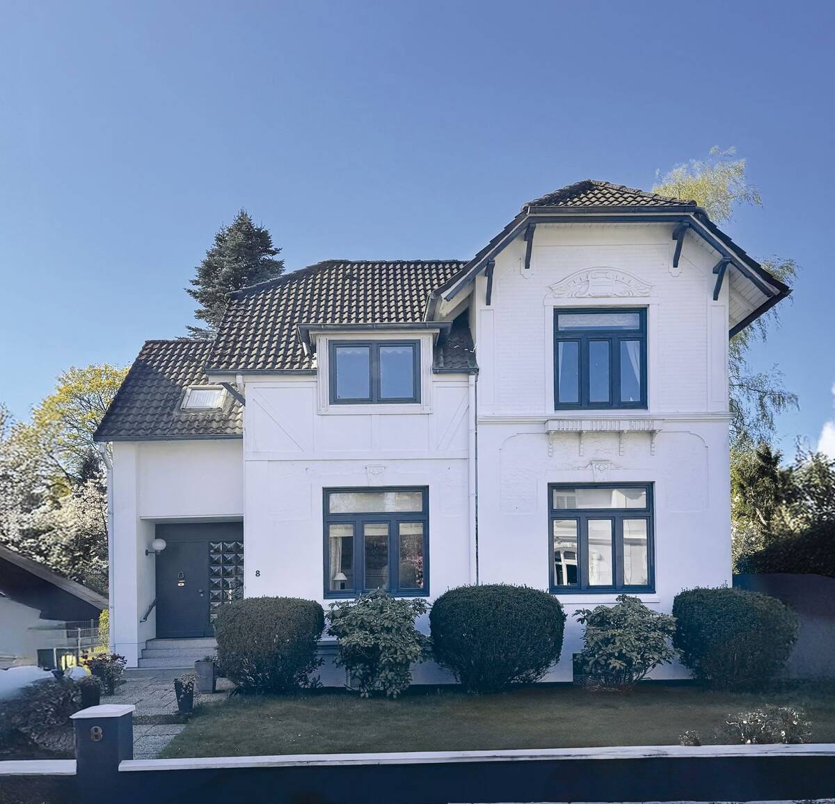 Wunderschöne Altbau-Villa in Toplage von Alt-Rahlstedt – 22143 Hamburg – Bild 1 von 9