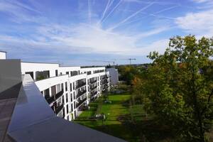 Exclusive Gelegenheit! 4-Zimmer Penthouse- Wohnung mit perfekter Verkehrsanbindung und Natur KFW 55 – 63073 Offenbach am Main – Vorschaubild 2