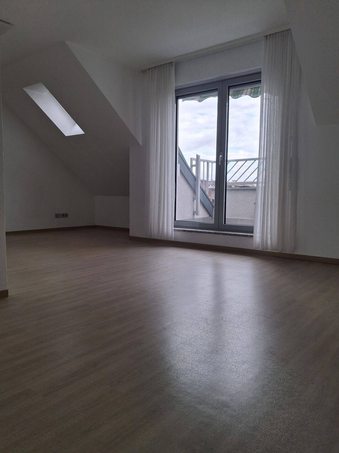 Schöne 2,5 Zimmer Wohnung in Alt Saarbrücken – Saarbrücken – Vorschaubild 3