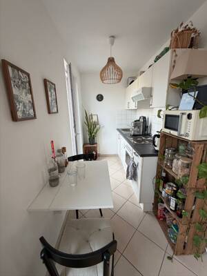 Moderne helle 1,5 - Zimmer Wohnung mit Balkon und herrlicher Aussicht zentral in Freiburg-Rieselfeld – 79111 Freiburg im Breisgau – Vorschaubild 7