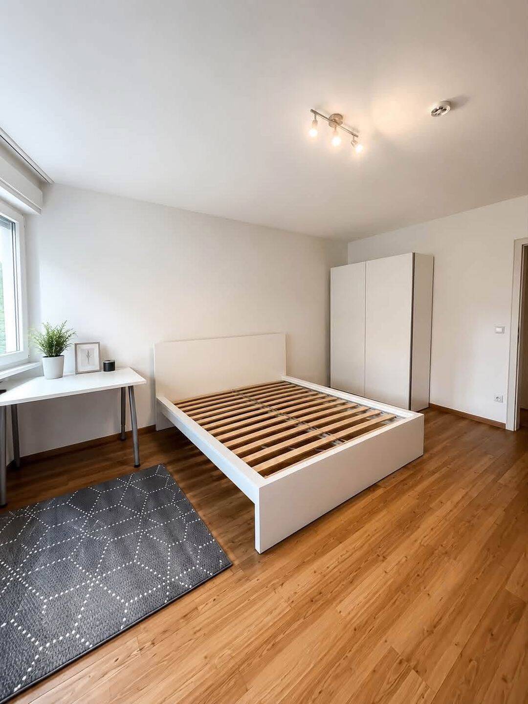 Gemütliches Zimmer in Frauen WG: Vollmöbliert – Karlsruhe – Vorschaubild 2