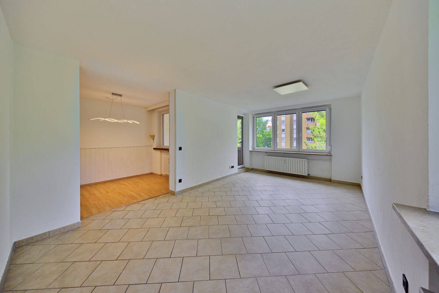 Großzügige, freie 4-Zimmer-Wohnung mit zwei Balkonen u. Tiefgaragenstellplatz – Nürnberg – Vorschaubild 7