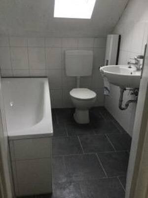 Gemütliche DG-Wohnung - bezugsfertig – 47279 Duisburg – Vorschaubild 3