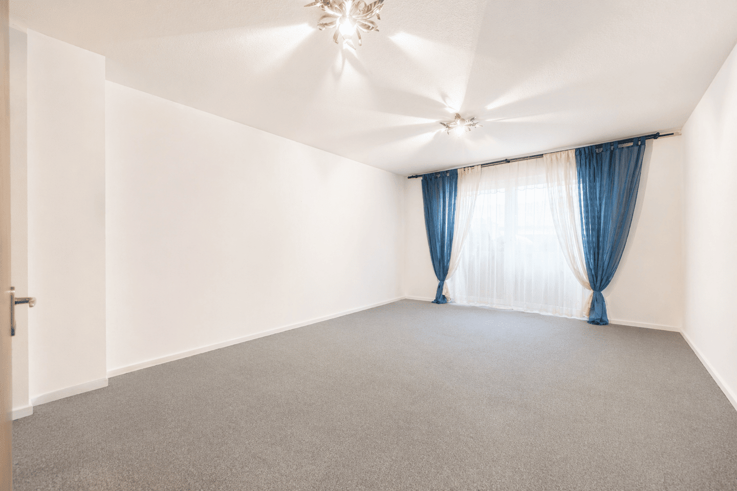 Bezugsfreie 2-Zi.-Whg. mit Balkon, Wintergarten & TG-Stpl. in Gibitzenhof, Nürnberg